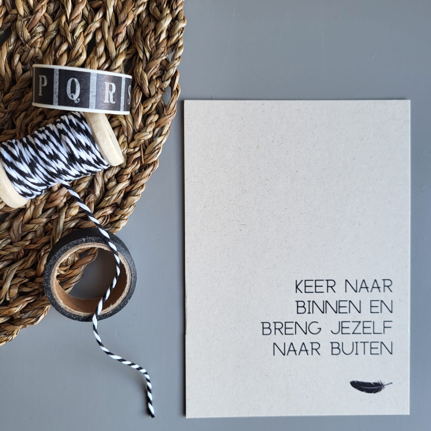 Kaart met quote Keer naar binnen en breng jezelf naar buiten